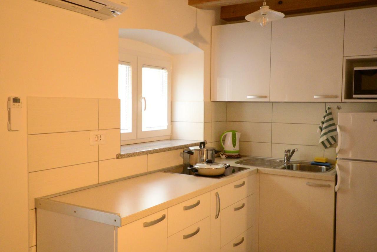 Apartments And Rooms Oliva Cres Luaran gambar