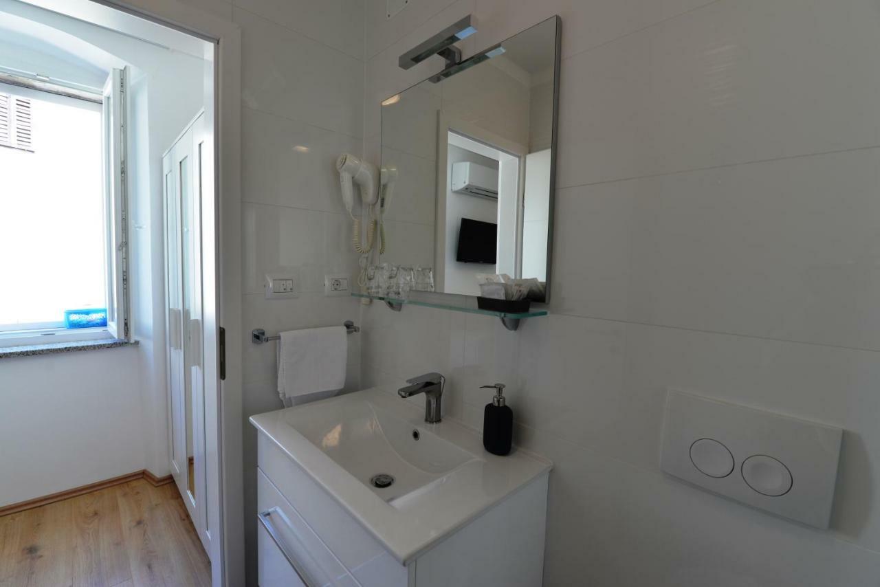Apartments And Rooms Oliva Cres Luaran gambar